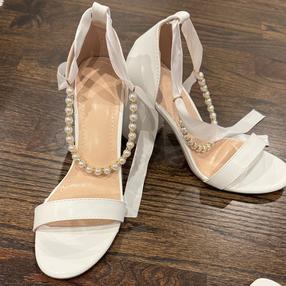 Women's White Pearl-Embellished Block Heel Sandals